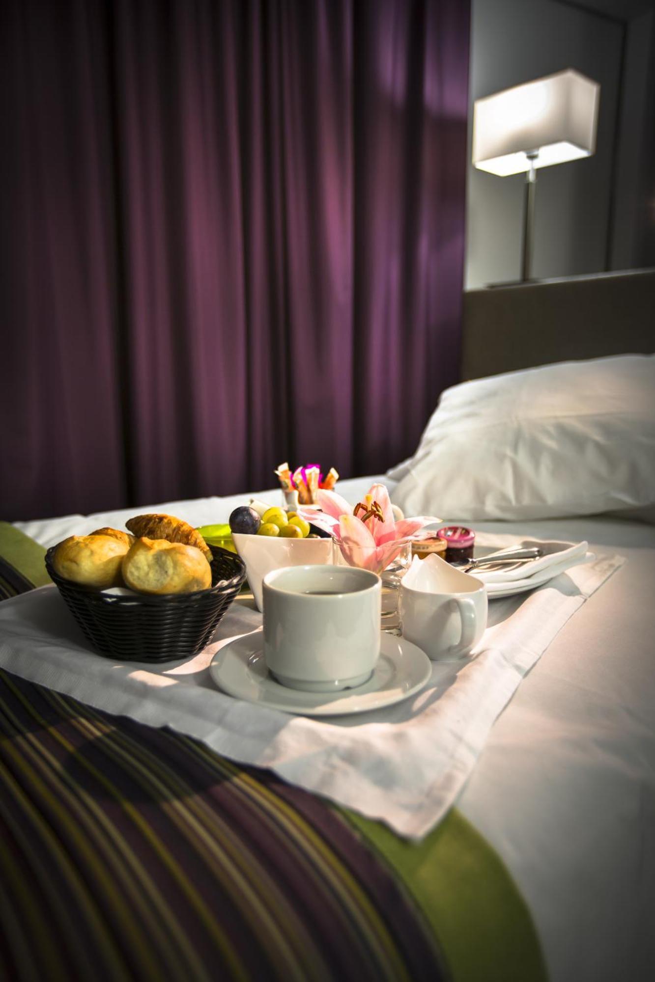 Hotel Astrid Lourdes Dış mekan fotoğraf